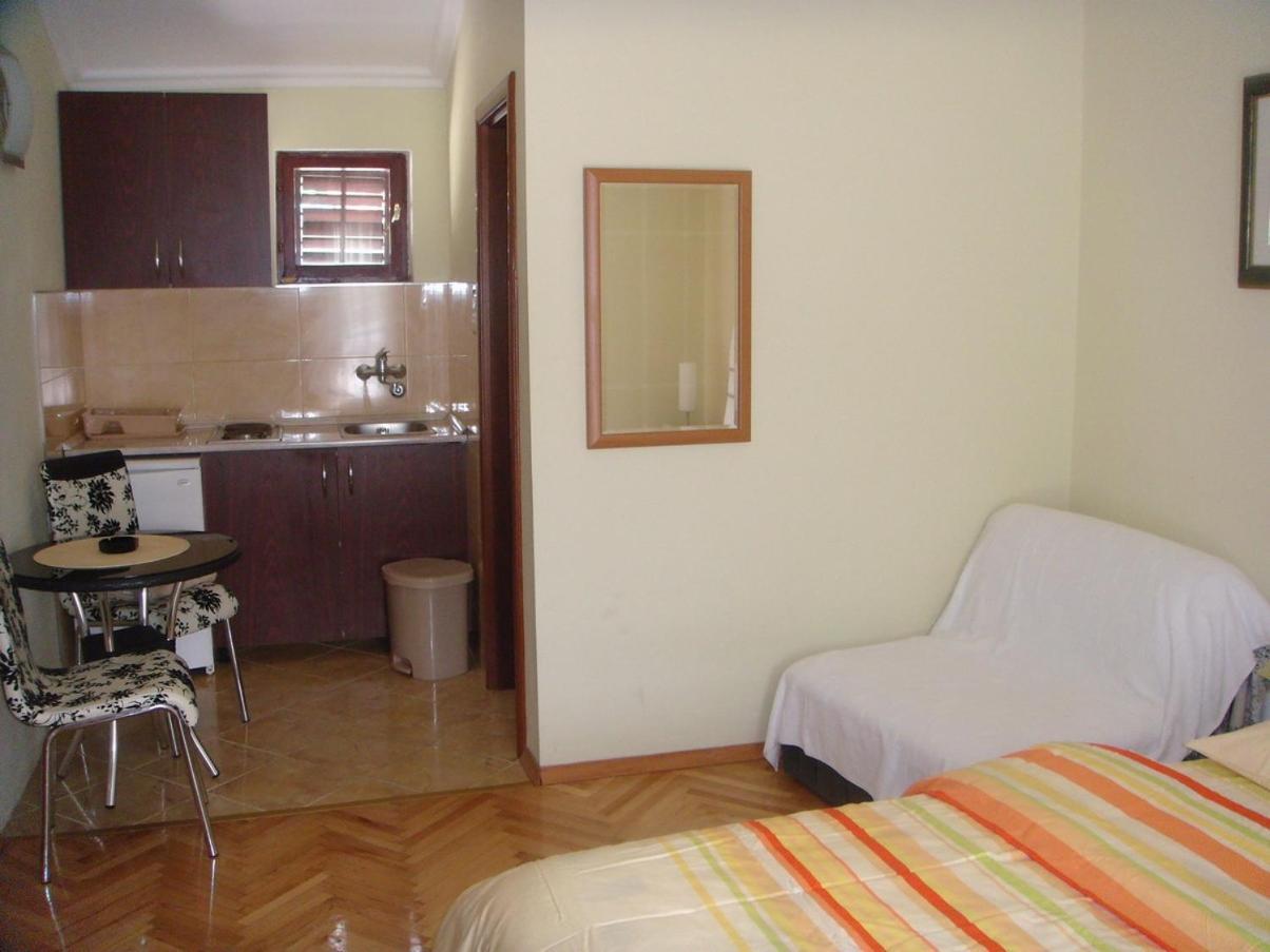 Apartments Grispolis Tivat Exterior photo
