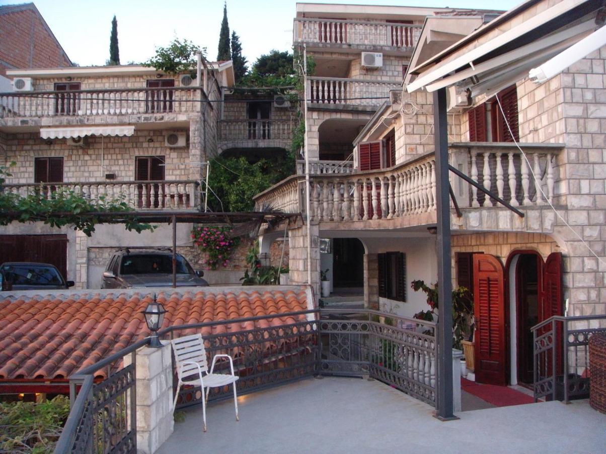 Apartments Grispolis Tivat Exterior photo
