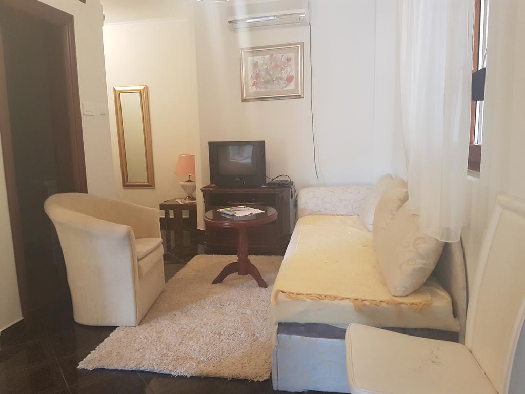 Apartments Grispolis Tivat Exterior photo